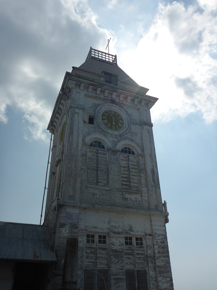 Tour de l'horloge, ajouté à la maison des merveilles, bâtiment de réception des sultans (première bâtisse d'Afrique de l'Est dotée d'électricité et d'eau courante!)